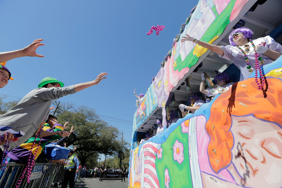Krewe of Iris 2017 rolls in New Orleans: See Mardi Gras parade photos